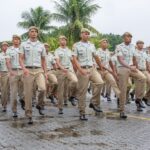 formatura de soldados da polícia militar