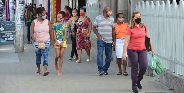 Uso de máscara deixa de ser obrigatório em Feira