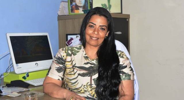 Diretora do Assis Leysliane Costa