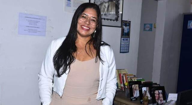 Diretora Colégio Monteiro Lobato Claudine Lima