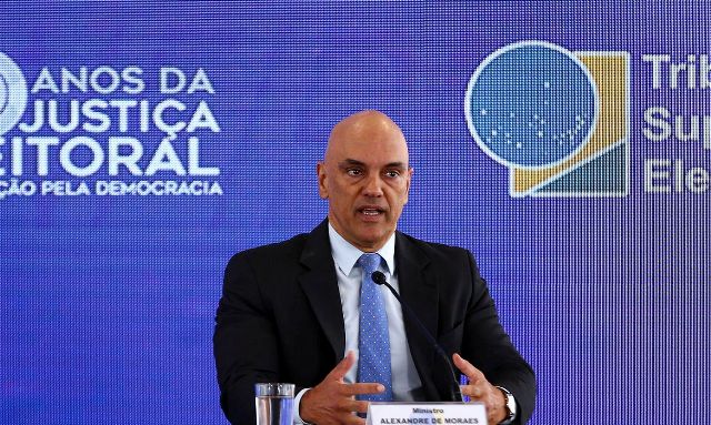 O presidente do Tribunal Superior Eleitoral, Alexandre de Moraes, durante coletiva de imprensa no Centro de Divulgação das Eleições.