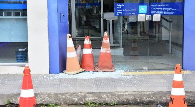 Agência da Caixa explodida em Irará
