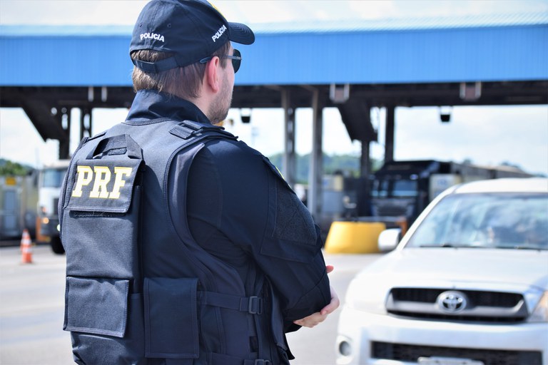 PRF durante fiscalização em rodovias federai