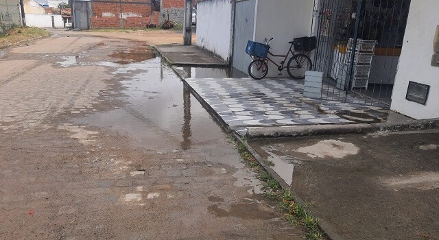 Esgoto em mercadinho