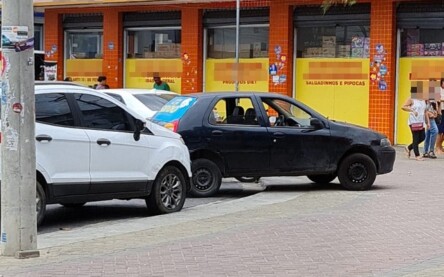 Estacionamento irregular