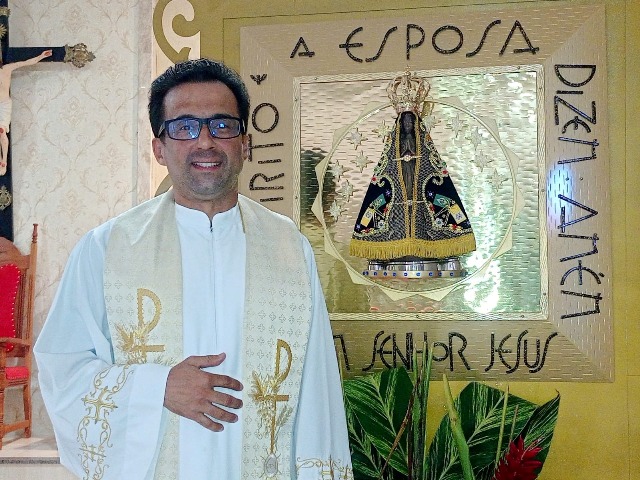 Padre Evangevaldo dos Santos de Almeida