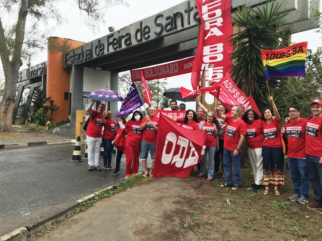 protesto contra-praticas-antidemocraticas-contra- adufs fotoadufs faixa fora bolsoanro