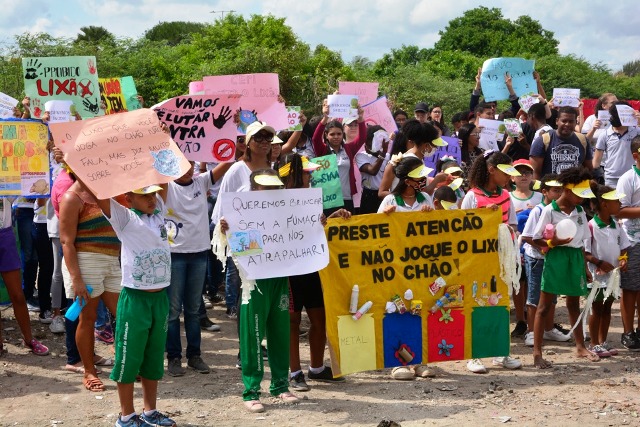 2ª Caminhada contra o Lixo no bairro Irmã Dulce