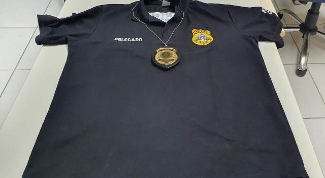 Camisa usada por falso delegado