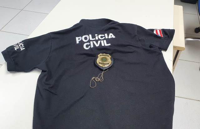 Camisada usada por falso delegado