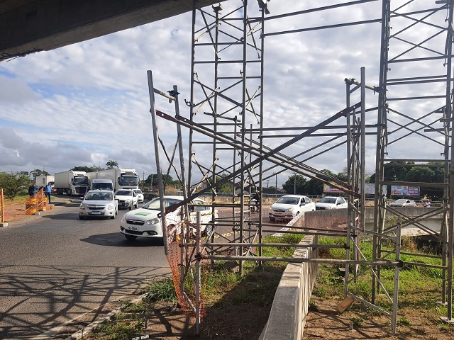 escoramento no viaduto da cidade nova