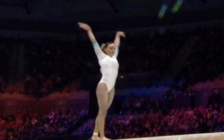Rebeca Andrade é campeã mundial