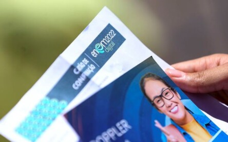 Candidatos comparecem a local de prova para a primeira etapa do Exame Nacional do Ensino Médio (Enem) 2022.