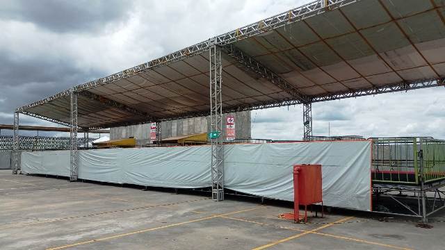 Estrutura montada para o show No Terraço, com Jorge e Matheus em Feira de Santana