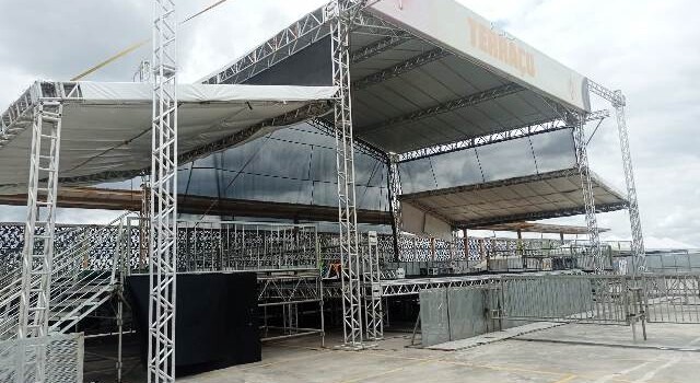 Estrutura montada para o show No Terraço, com Jorge e Matheus em Feira de Santana