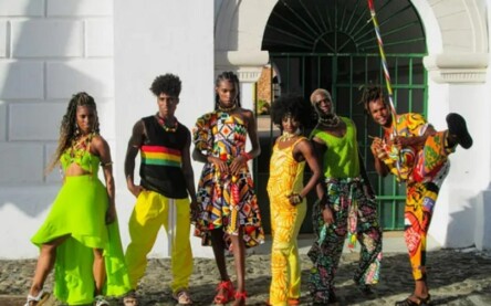 desfile promove celebração da cultura negra no Centro Histórico de Salvador