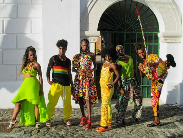 desfile promove celebração da cultura negra no Centro Histórico de Salvador