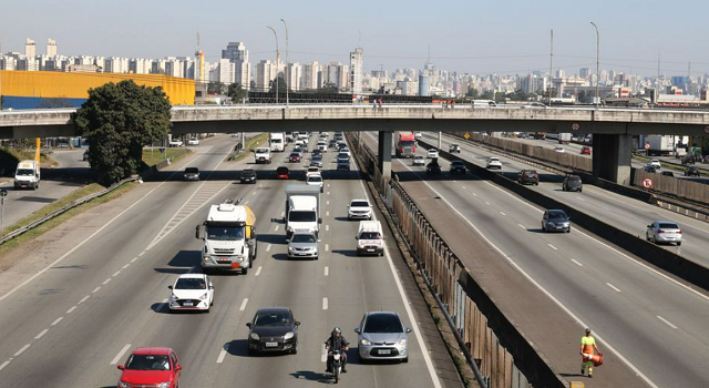 Auxílios Caminhoneiro e Taxista serão pagos hoje