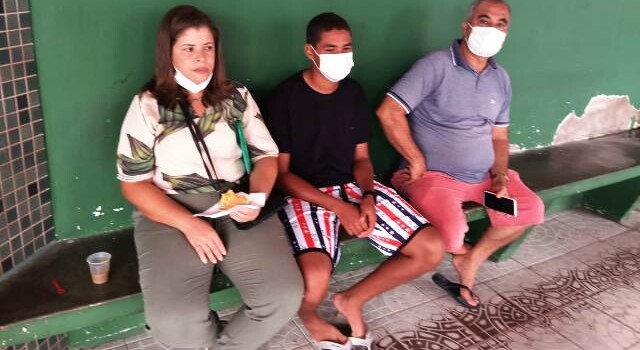 Trabalhadores da Policlínica do Feira X param atividades por atraso nos salários