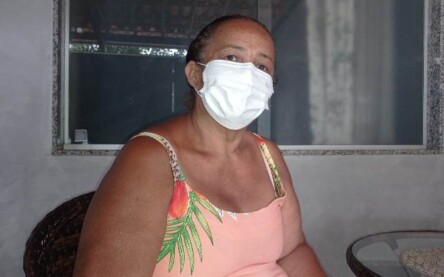 Paciente com Fibromialgia Maria José agradece ajuda para comprar medicamentos.