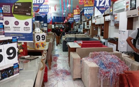 Black Friday em Feira de Santana: clientes reclamam dos preços.