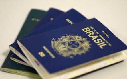 Passaporte brasileiro.