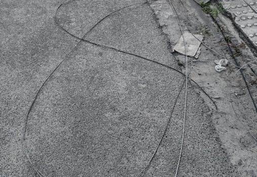 Motociclista é atingido no pescoço por fio de telefonia solto em via pública e socorrido para a Upa (Foto: Arquivo Pessoal)