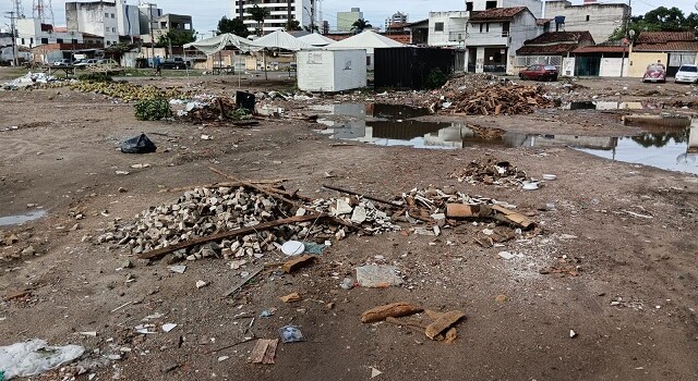 Terreno baldio na Estação Nova