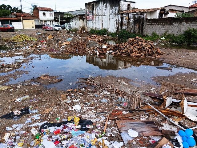 Terreno baldio na Estação Nova