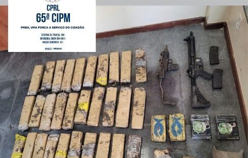 Polícia apreende drogas e armas enterradas no conjunto Feira IV