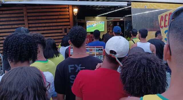 Torcedores falam sobre resultado do jogo do Brasil nesta segunda (5)