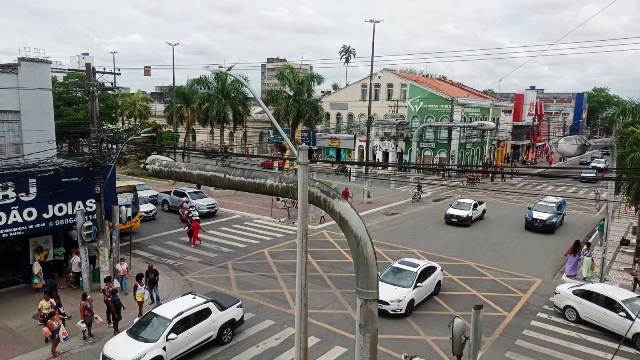 Comércio de Feira de Santana (Foto: Ed Santos/Acorda Cidade)