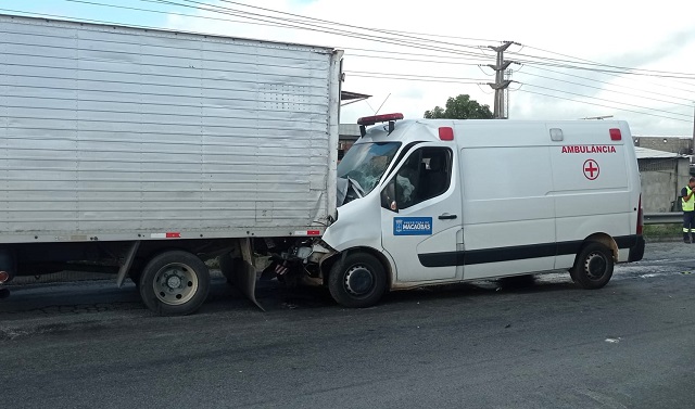 Acidente na Avenida Eduardo Fróes da Mota