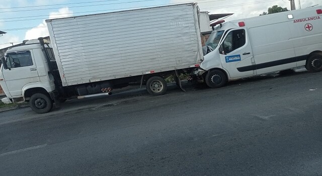 Acidente na Avenida Eduardo Fróes da Mota