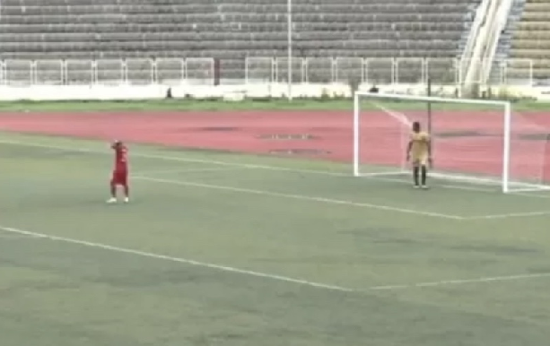 A final do campeonato futebol no Estado de Ogum na Nigéria terminou de forma inusitada.