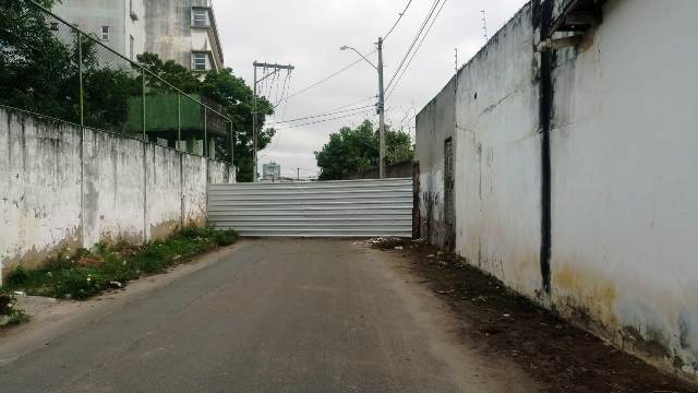 rua bloqueada