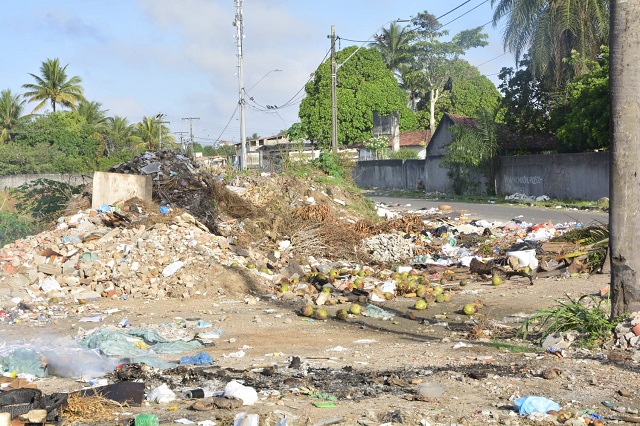 Descarte no bairro Santa Mônica