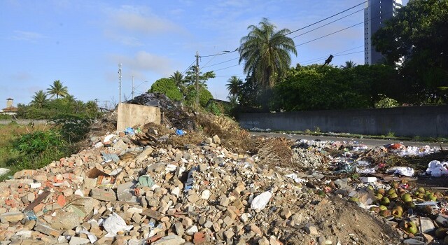Descarte no bairro Santa Mônica