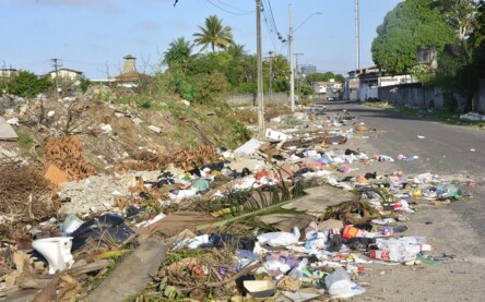 Descarte no bairro Santa Mônica