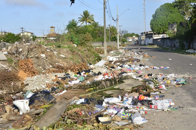 Descarte no bairro Santa Mônica