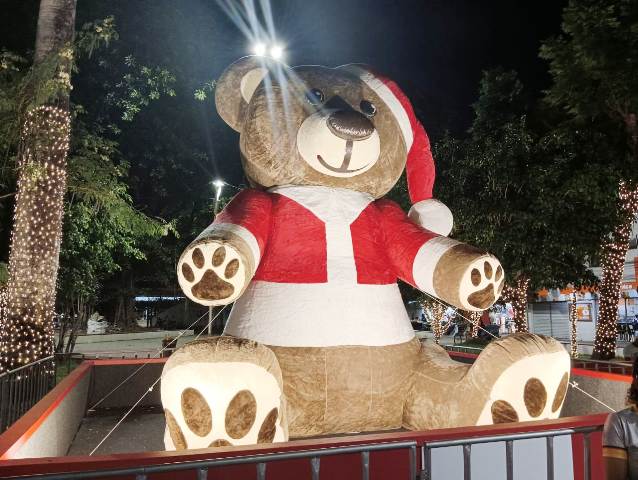 Prefeitura inaugura decoração natalina no centro de Feira de Santana. (Foto: Paulo José/ Acorda Cidade)