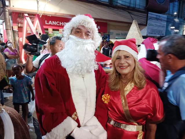 Prefeitura inaugura decoração natalina no centro de Feira de Santana. (Foto: Paulo José/ Acorda Cidade)