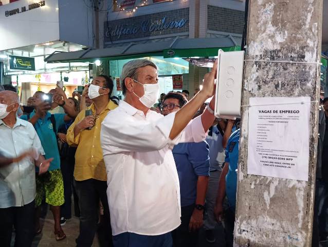 Prefeitura inaugura decoração natalina no centro de Feira de Santana. (Foto: Paulo José/ Acorda Cidade)