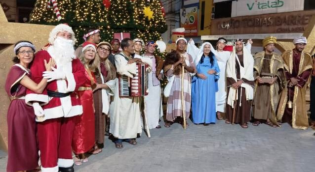 Prefeitura inaugura decoração natalina no centro de Feira de Santana. (Foto: Paulo José/ Acorda Cidade)