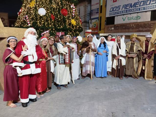 Prefeitura inaugura decoração natalina no centro de Feira de Santana. (Foto: Paulo José/ Acorda Cidade)