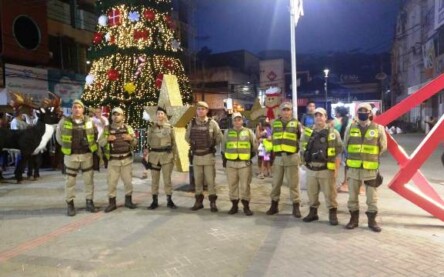 Operação Comércio Mais Seguro no centro comercial de Feira de Santana (Foto: Divulgação/ 64º CIPM)