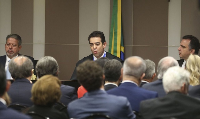 O novo presidente do Tribunal de Contas da União (TCU), Bruno Dantas, toma posse na sede do TCU