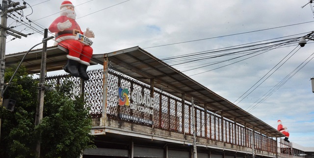 Shopping Popular recebe a visita de Papai Noel neste sábado