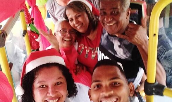 Confraternização no ônibus coletivo do Jussara_ Foto: Divulgação
