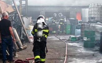 Incêndio em depósito no bairro Santa Mônica_ Foto Ed Santos_Acorda Cidade (3)